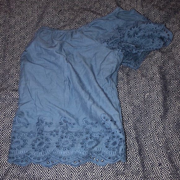 cropped off the shoulder shirt - Picture 2 of 2